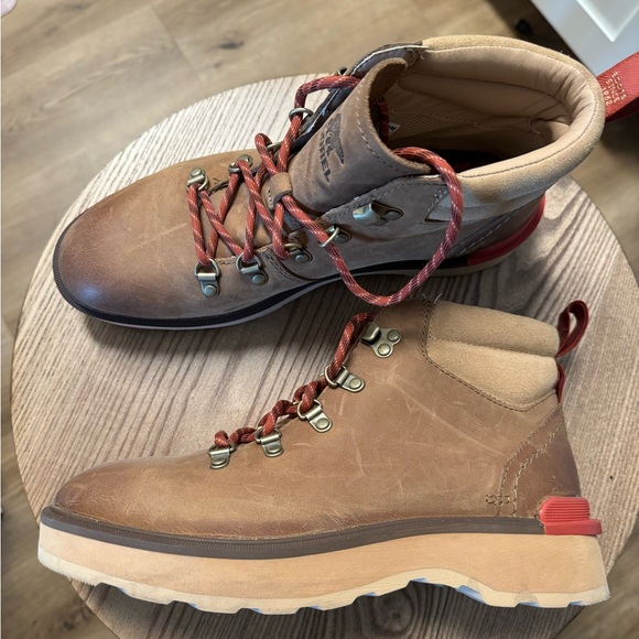 Sorel High Line Hiker Boot - Picture 1 of 10